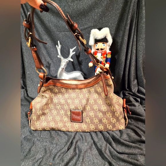 Dooney and Bourke Handbag - Picture 1 of 3